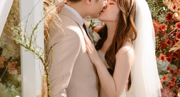 BÀI THƠ ĐÁM CƯỚI